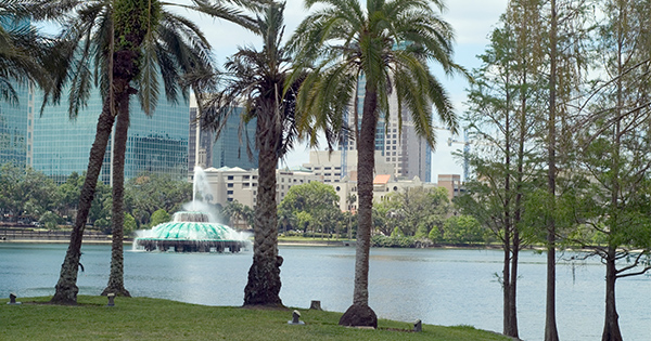 Downtown Orlando, Lake Eola Park