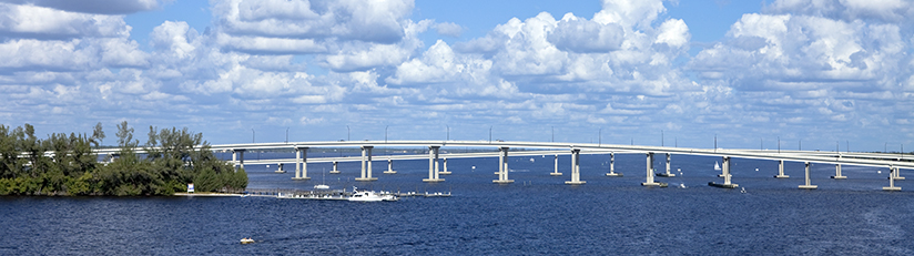 bridge over the Caloosahatchee River