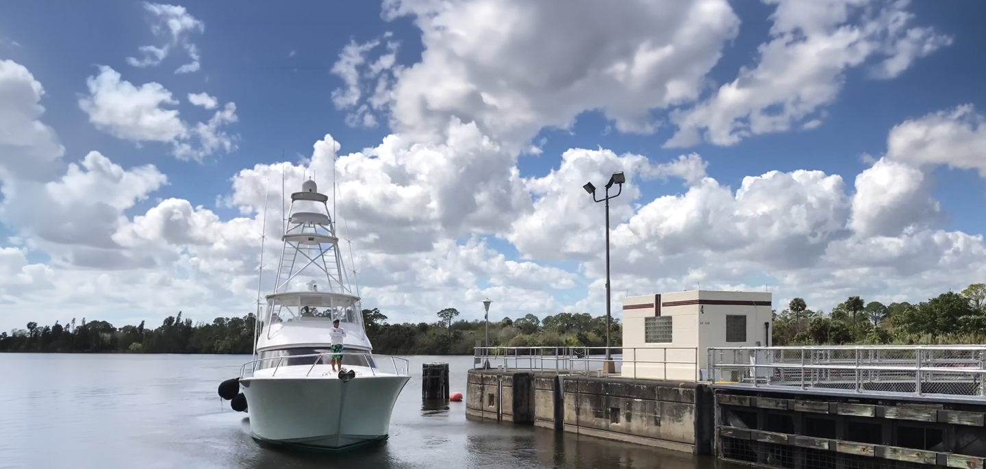 Sportfishing yacht